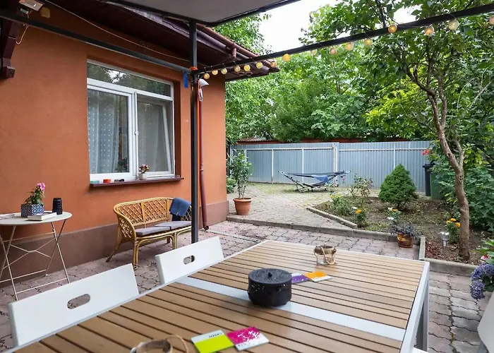 Casa Luminoasa Cu Gradina Privata Bükreş