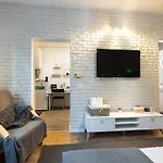 Apartment Casa Luminoasa Cu Gradina Privata *