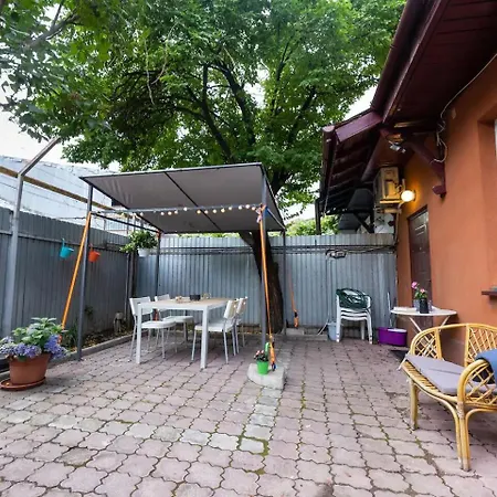 Appartamento Casa Luminoasa Cu Gradina Privata *